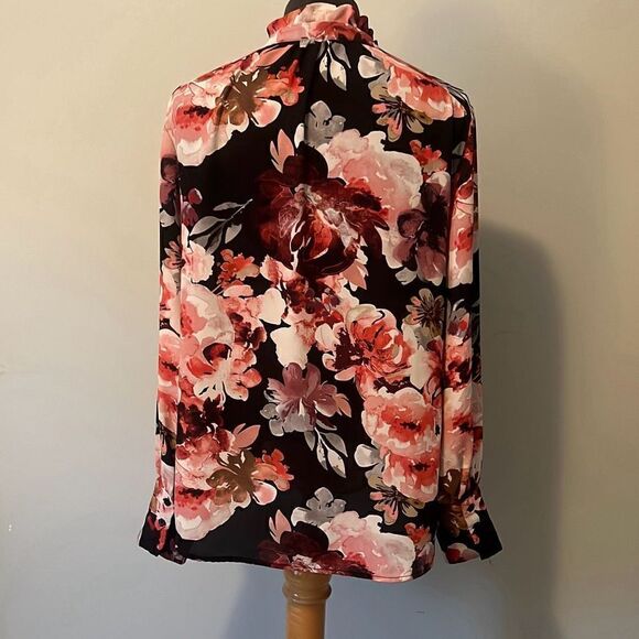 Women's Multicolor Floral Button Front Collared Long Sleeve Blouse - Picture 5 of 9